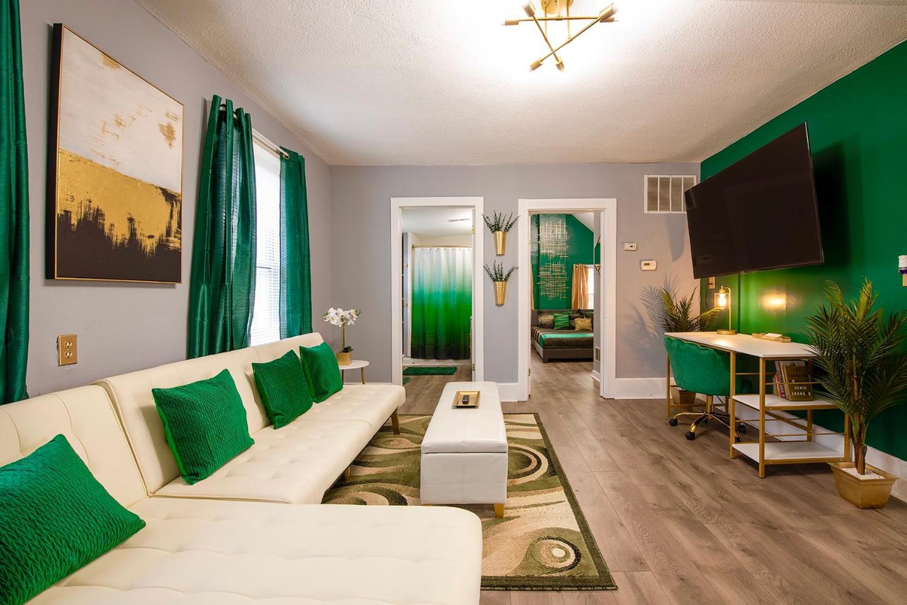 The Tremont Emerald - By Christmas Story House - Historic Charm & Modern Comfort Near Downtown With Parking, 300Mb Wifi & Self Check-In 克里夫兰 外观 照片