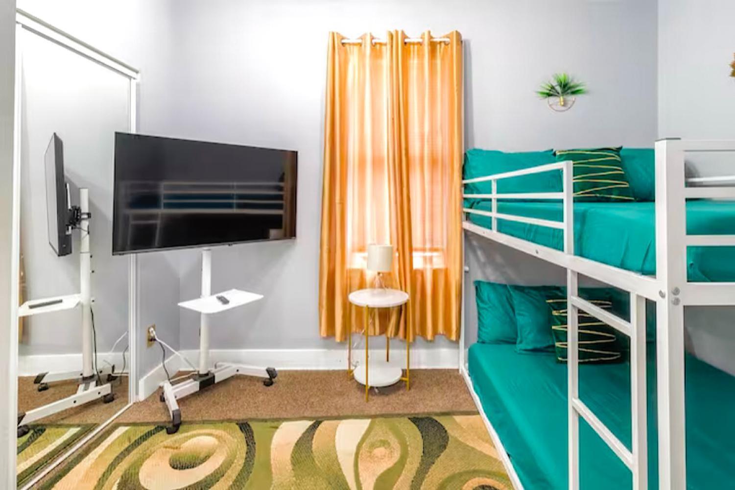 The Tremont Emerald - By Christmas Story House - Historic Charm & Modern Comfort Near Downtown With Parking, 300Mb Wifi & Self Check-In 克里夫兰 外观 照片
