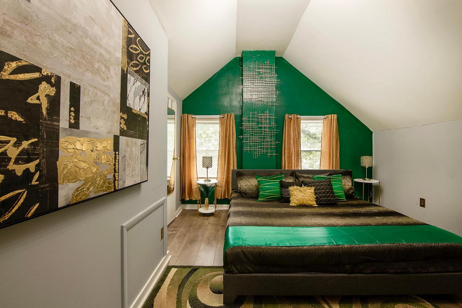 The Tremont Emerald - By Christmas Story House - Historic Charm & Modern Comfort Near Downtown With Parking, 300Mb Wifi & Self Check-In 克里夫兰 外观 照片