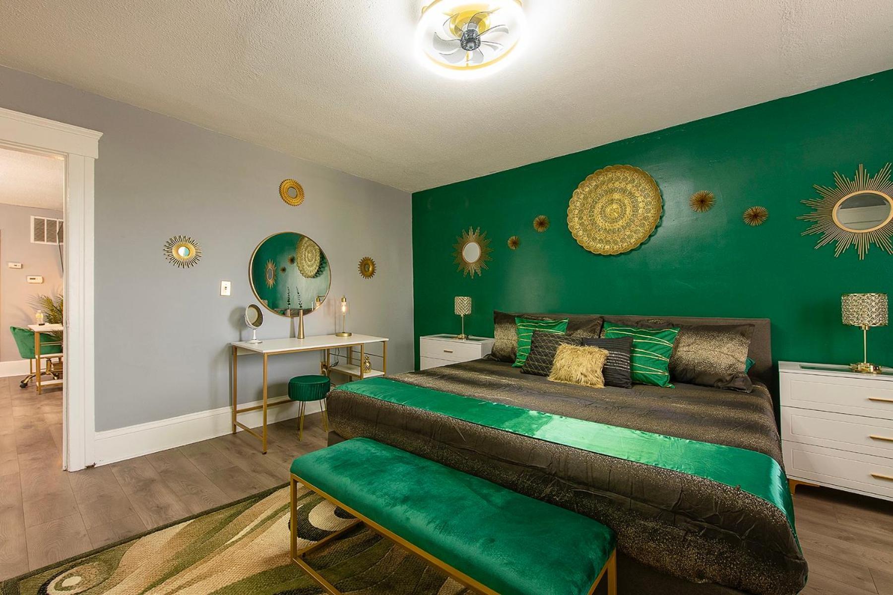 The Tremont Emerald - By Christmas Story House - Historic Charm & Modern Comfort Near Downtown With Parking, 300Mb Wifi & Self Check-In 克里夫兰 外观 照片