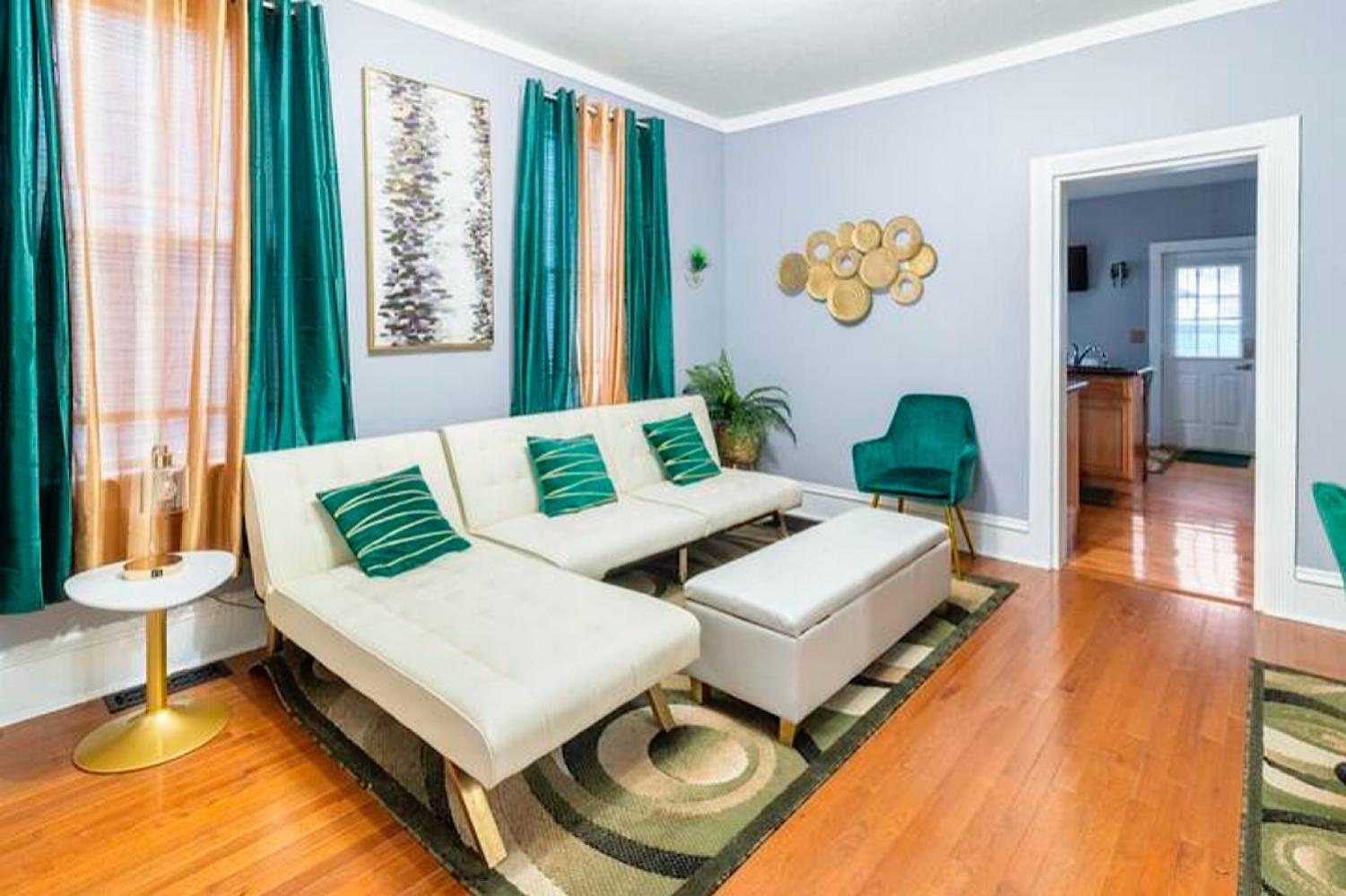 The Tremont Emerald - By Christmas Story House - Historic Charm & Modern Comfort Near Downtown With Parking, 300Mb Wifi & Self Check-In 克里夫兰 外观 照片