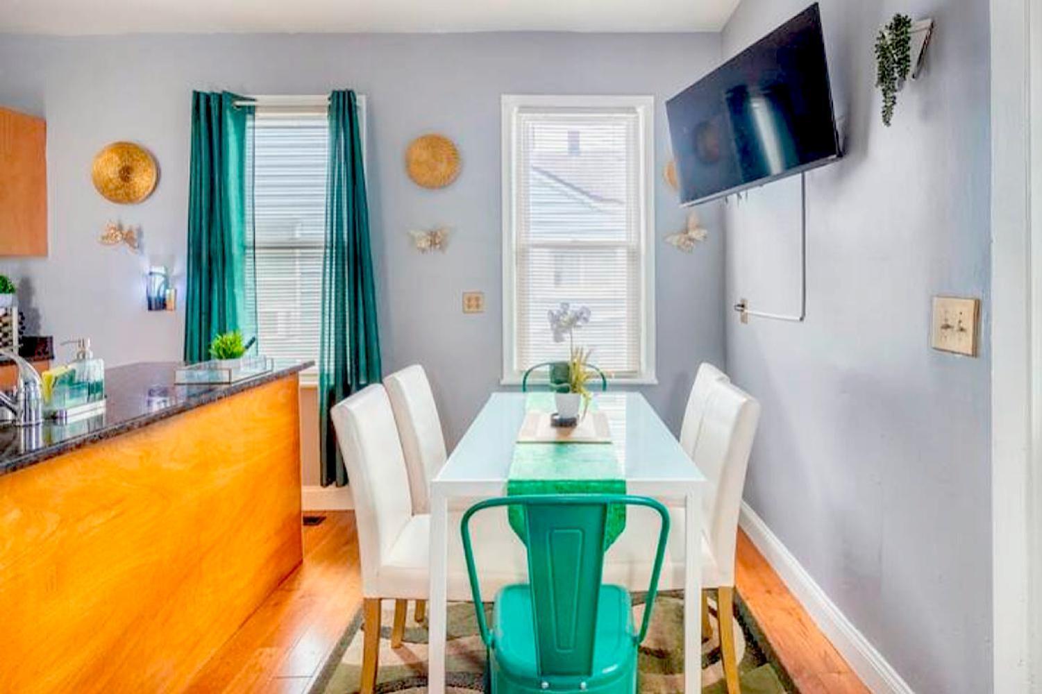 The Tremont Emerald - By Christmas Story House - Historic Charm & Modern Comfort Near Downtown With Parking, 300Mb Wifi & Self Check-In 克里夫兰 外观 照片