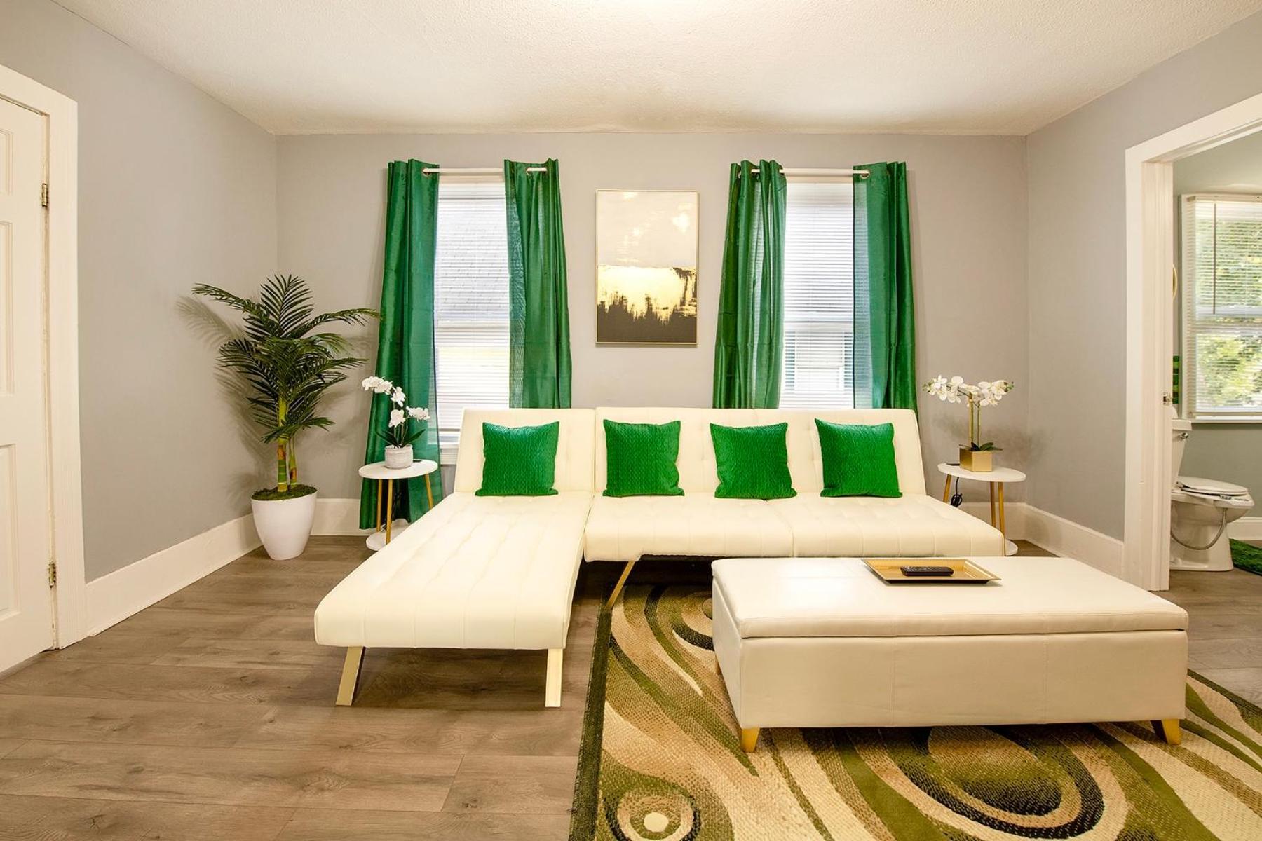 The Tremont Emerald - By Christmas Story House - Historic Charm & Modern Comfort Near Downtown With Parking, 300Mb Wifi & Self Check-In 克里夫兰 外观 照片