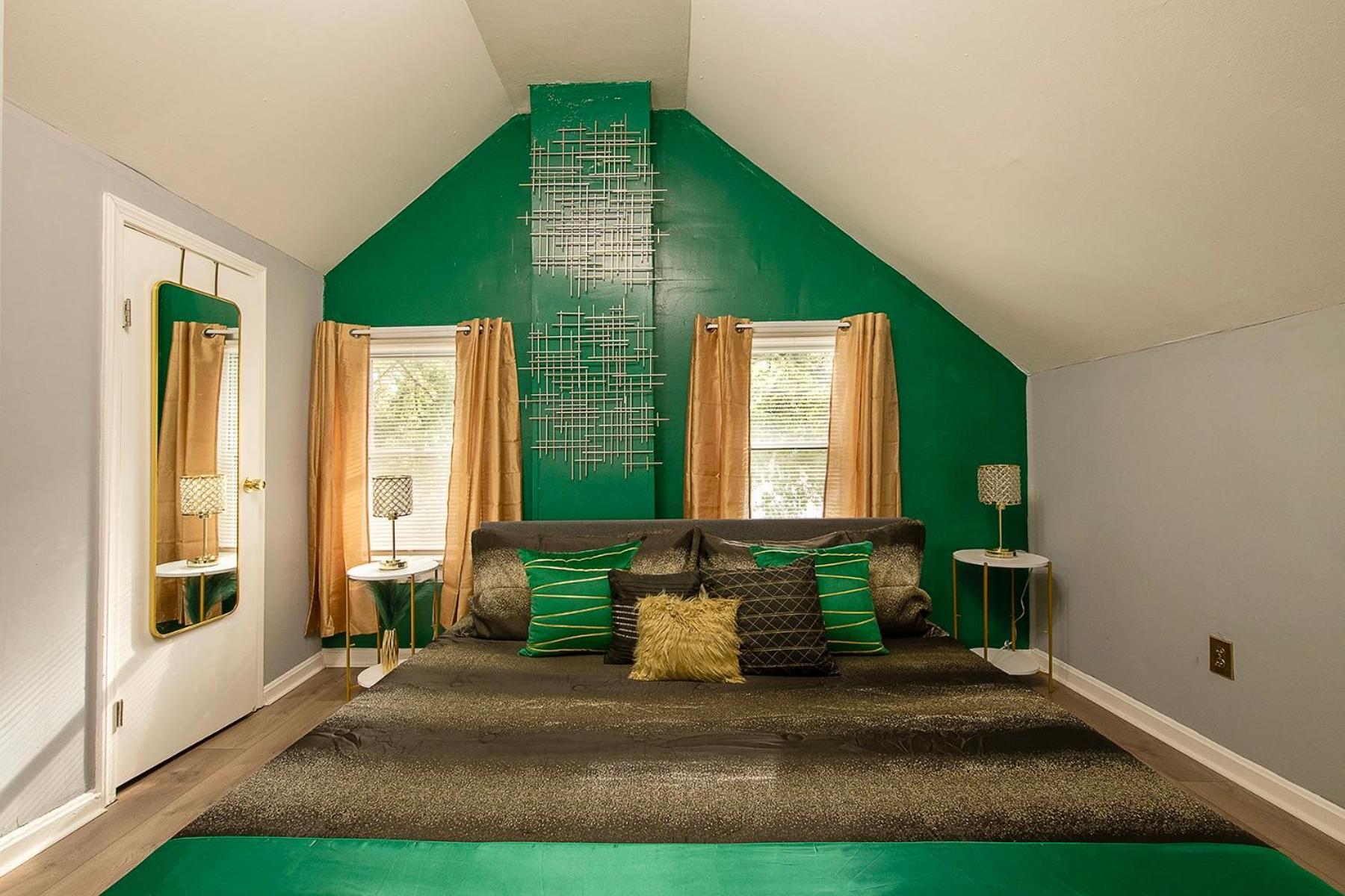 The Tremont Emerald - By Christmas Story House - Historic Charm & Modern Comfort Near Downtown With Parking, 300Mb Wifi & Self Check-In 克里夫兰 外观 照片