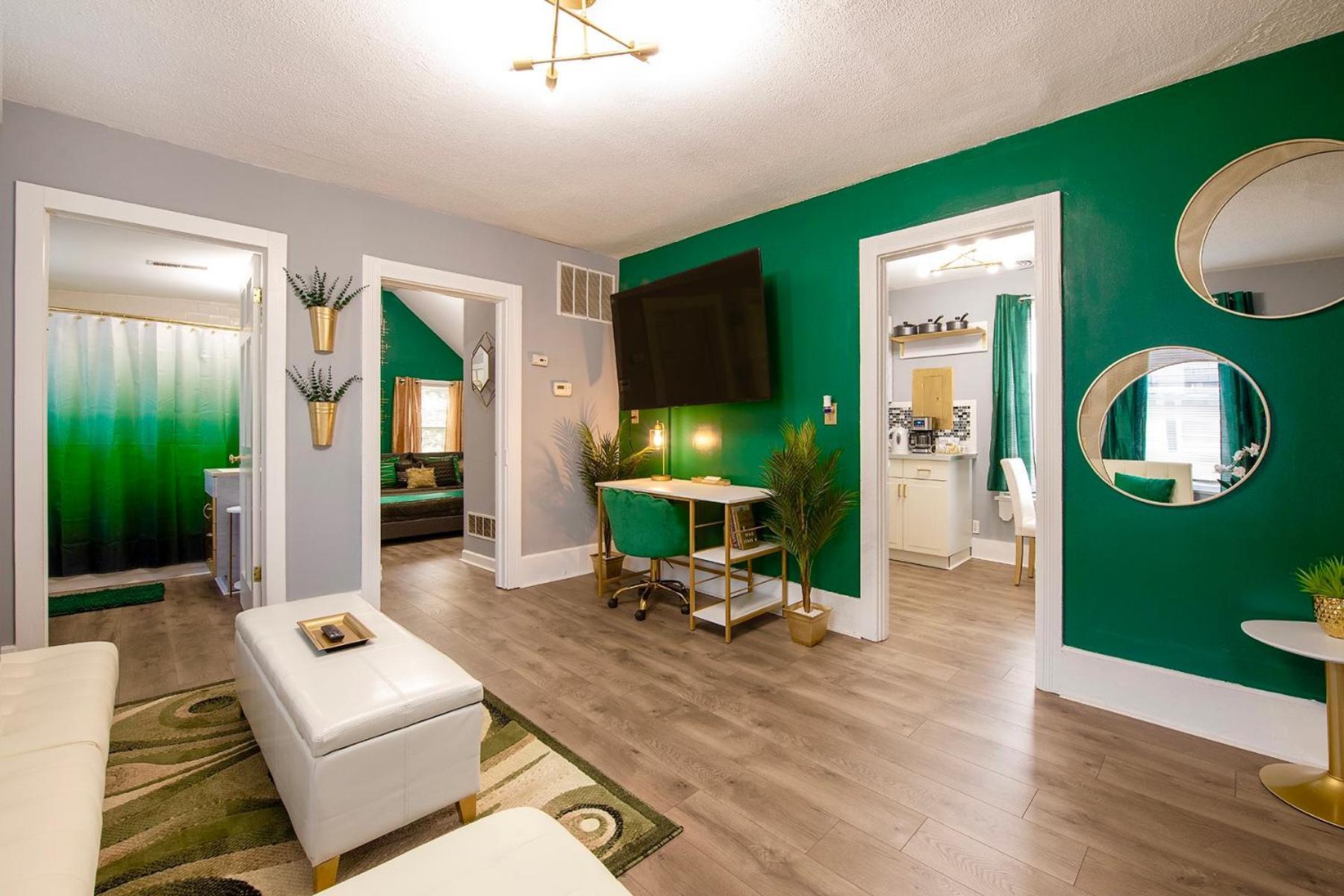 The Tremont Emerald - By Christmas Story House - Historic Charm & Modern Comfort Near Downtown With Parking, 300Mb Wifi & Self Check-In 克里夫兰 外观 照片