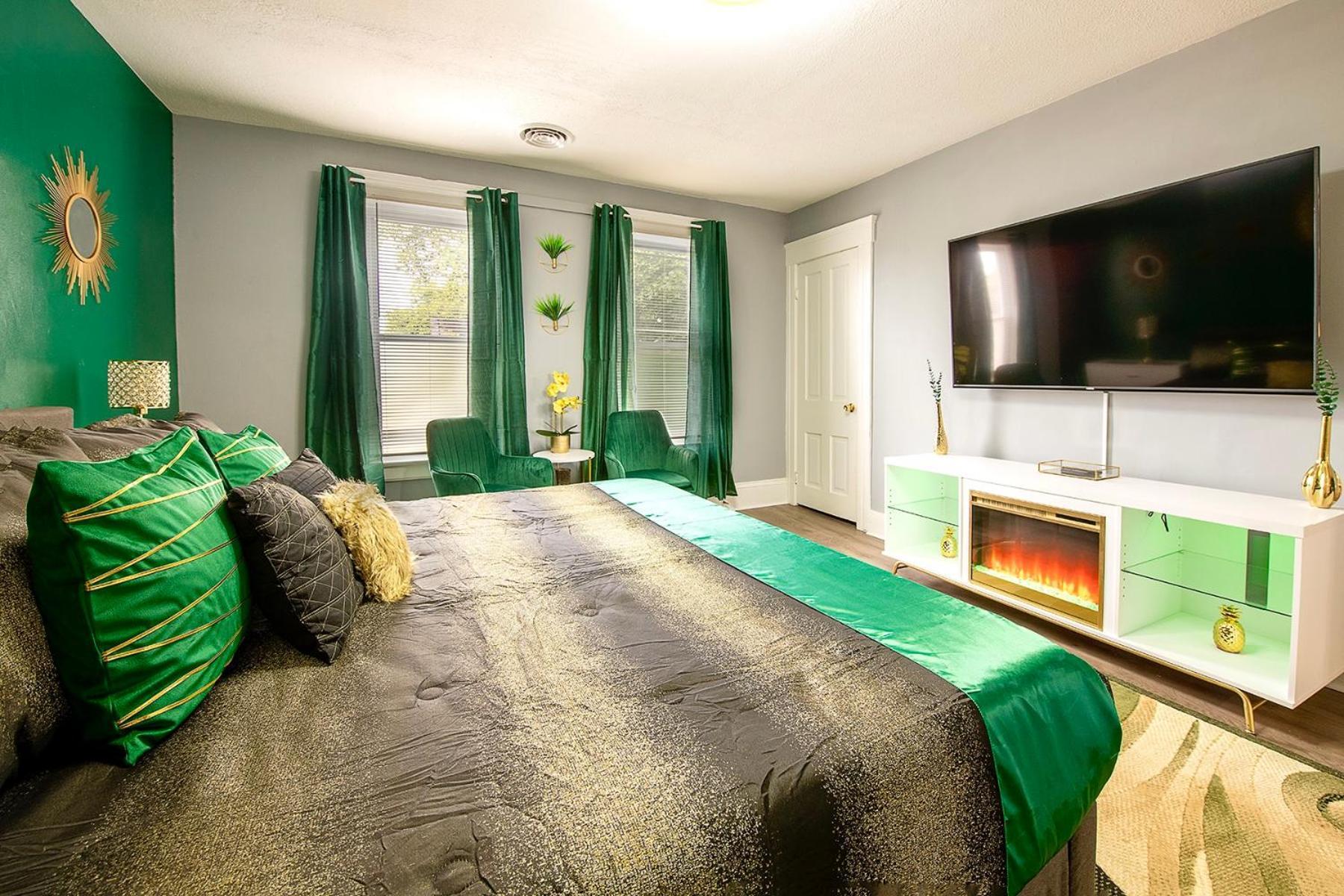 The Tremont Emerald - By Christmas Story House - Historic Charm & Modern Comfort Near Downtown With Parking, 300Mb Wifi & Self Check-In 克里夫兰 外观 照片