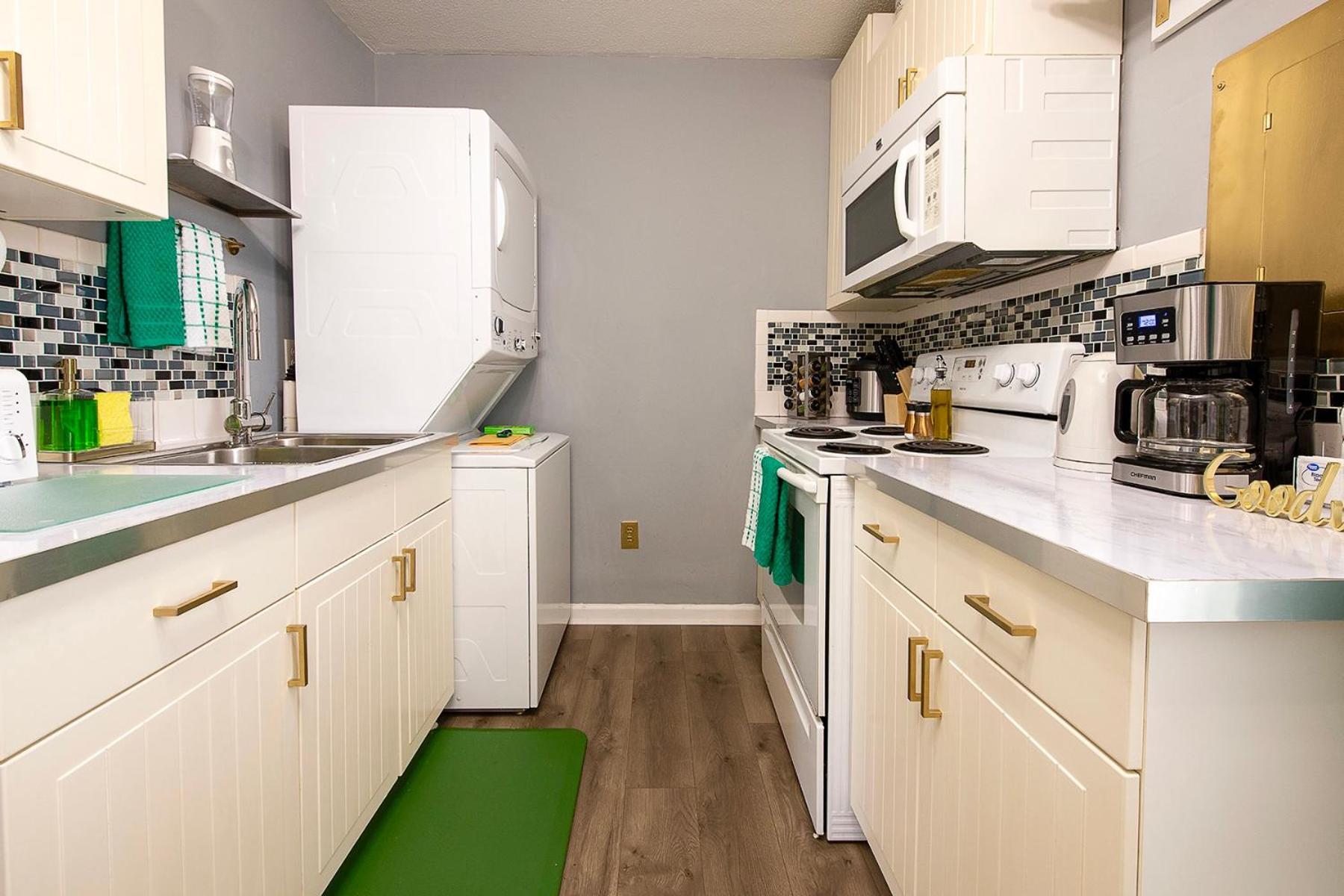 The Tremont Emerald - By Christmas Story House - Historic Charm & Modern Comfort Near Downtown With Parking, 300Mb Wifi & Self Check-In 克里夫兰 外观 照片