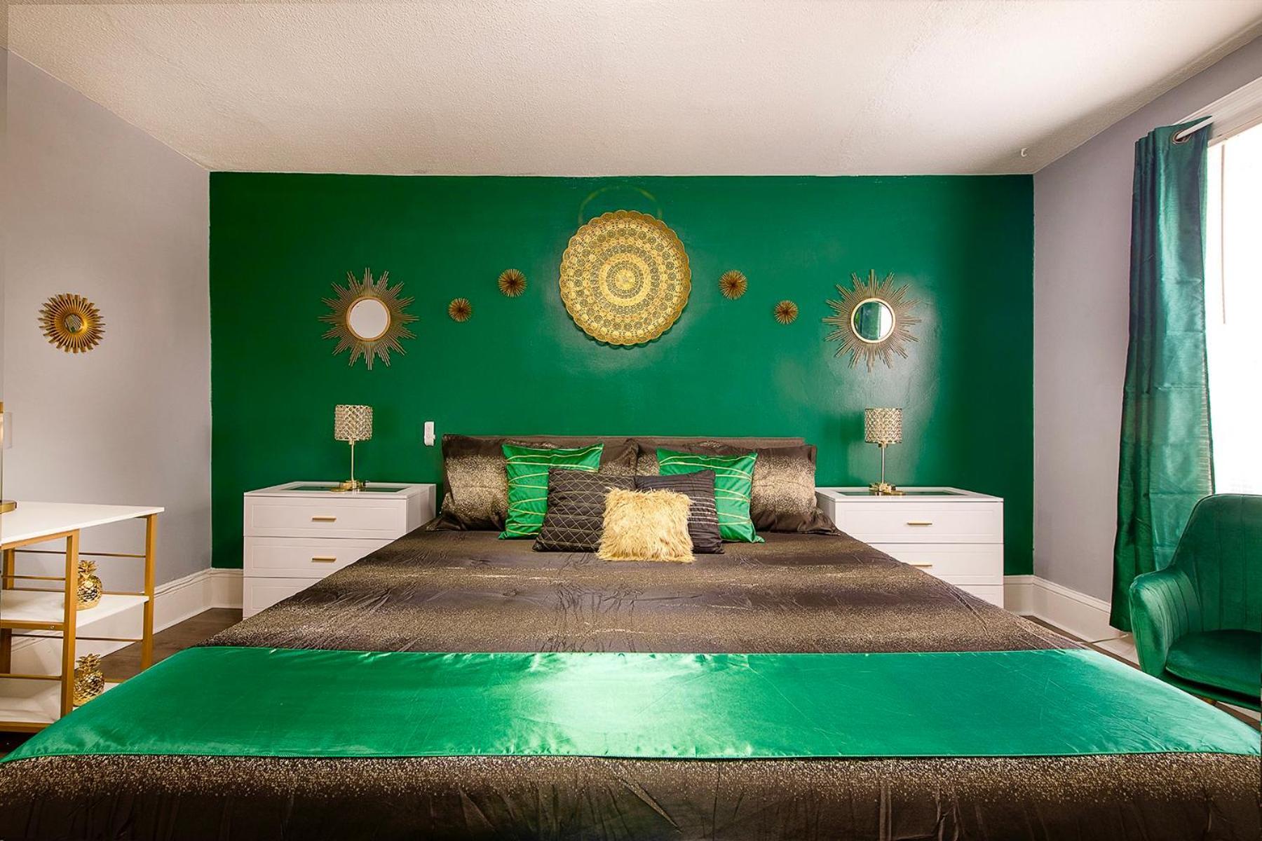 The Tremont Emerald - By Christmas Story House - Historic Charm & Modern Comfort Near Downtown With Parking, 300Mb Wifi & Self Check-In 克里夫兰 外观 照片