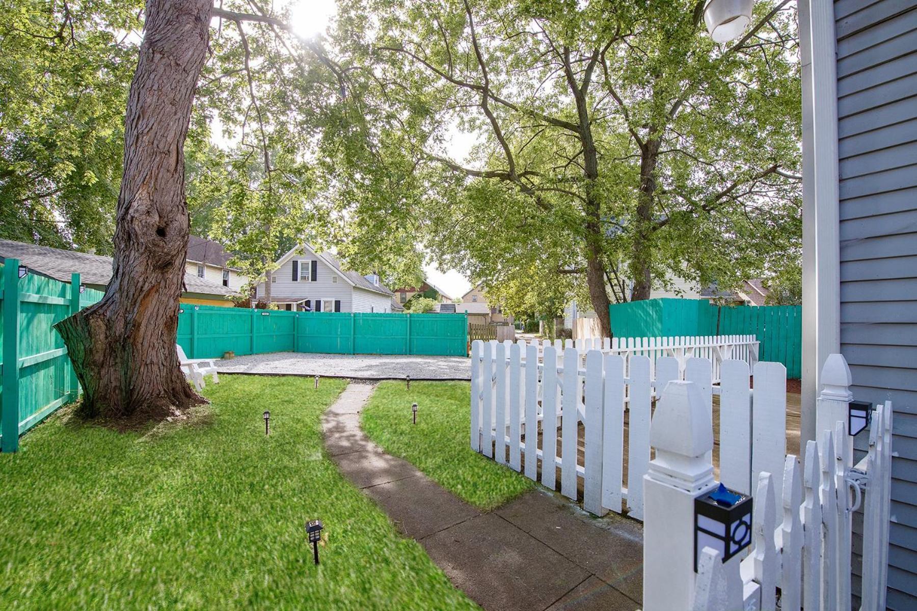 The Tremont Emerald - By Christmas Story House - Historic Charm & Modern Comfort Near Downtown With Parking, 300Mb Wifi & Self Check-In 克里夫兰 外观 照片