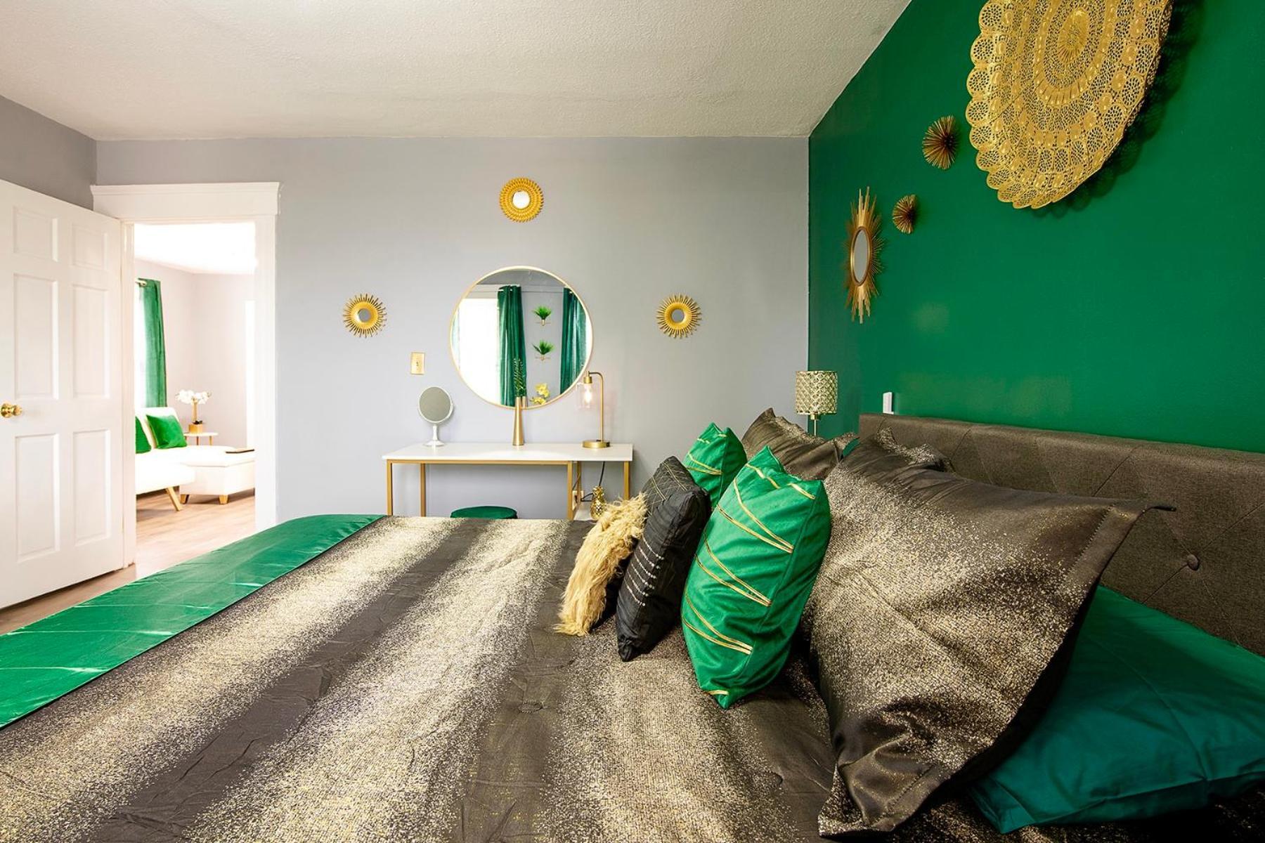 The Tremont Emerald - By Christmas Story House - Historic Charm & Modern Comfort Near Downtown With Parking, 300Mb Wifi & Self Check-In 克里夫兰 外观 照片