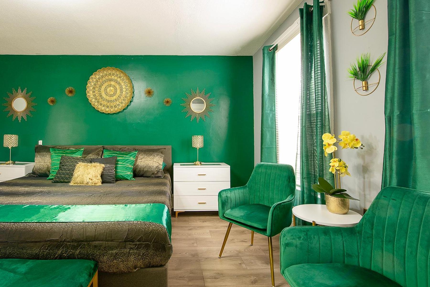 The Tremont Emerald - By Christmas Story House - Historic Charm & Modern Comfort Near Downtown With Parking, 300Mb Wifi & Self Check-In 克里夫兰 外观 照片