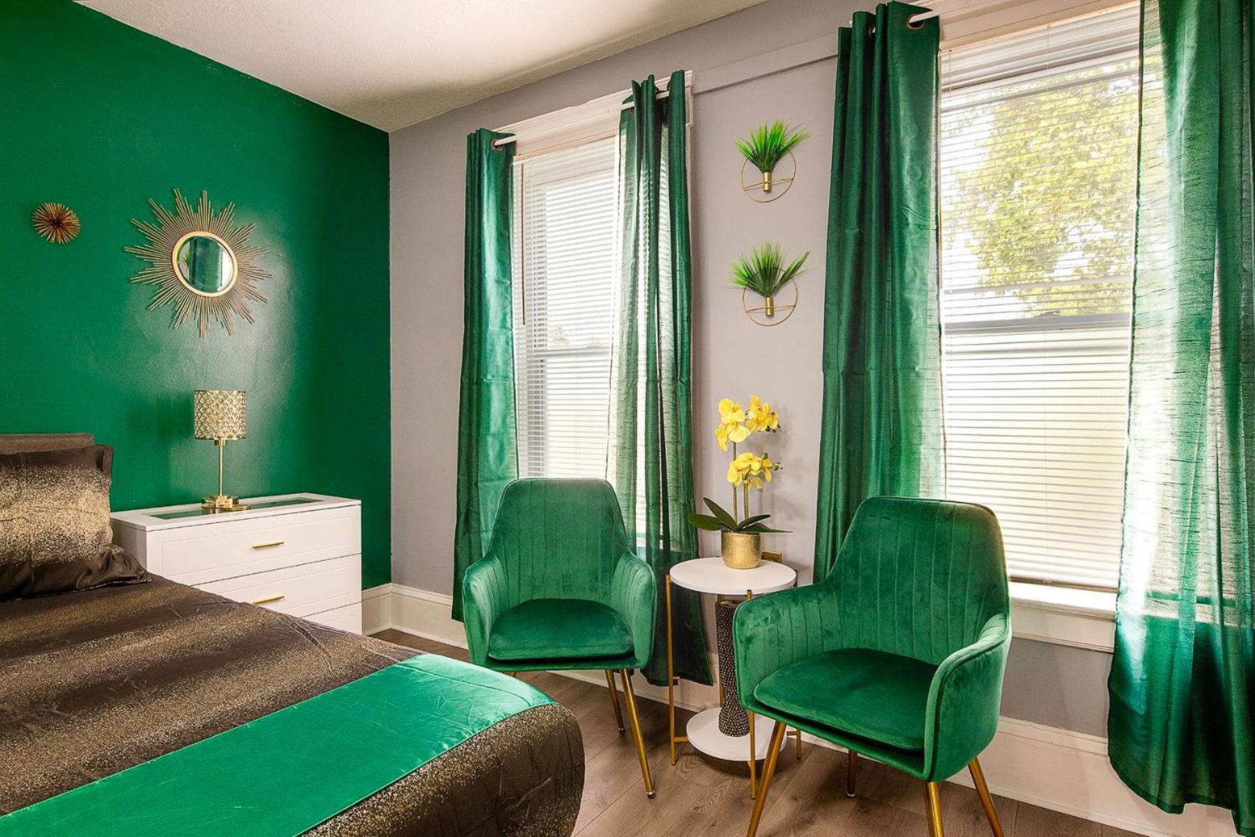 The Tremont Emerald - By Christmas Story House - Historic Charm & Modern Comfort Near Downtown With Parking, 300Mb Wifi & Self Check-In 克里夫兰 外观 照片