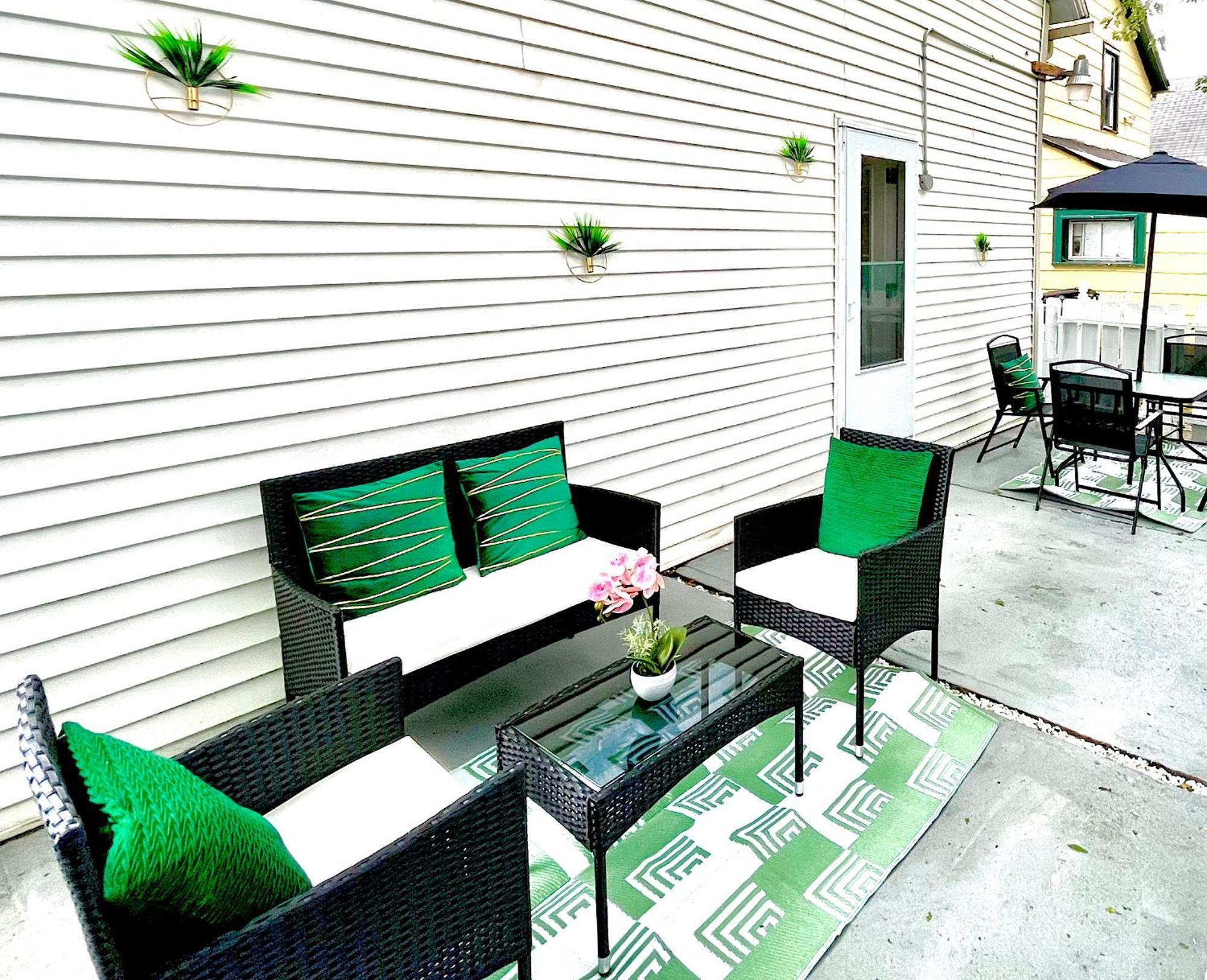 The Tremont Emerald - By Christmas Story House - Historic Charm & Modern Comfort Near Downtown With Parking, 300Mb Wifi & Self Check-In 克里夫兰 外观 照片